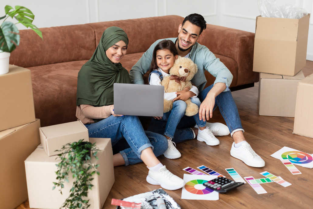 arab Family Using Pc In Their home